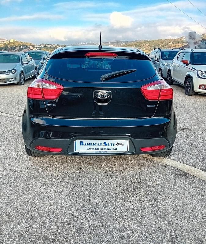 Usado Kia Rio EX 90 CV (66 kW) 2012 Negro Berlina