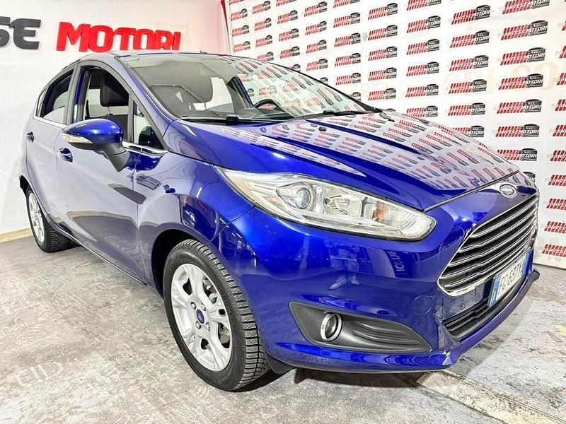 Usata Ford Fiesta Titanium 75 CV (55 kW) 2017 Blu Utilitaria