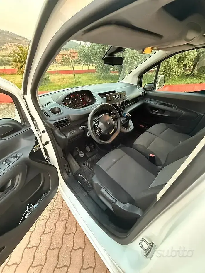 Usata Peugeot Partner 102 CV (75 kW) 2021 Bianco Monovolume