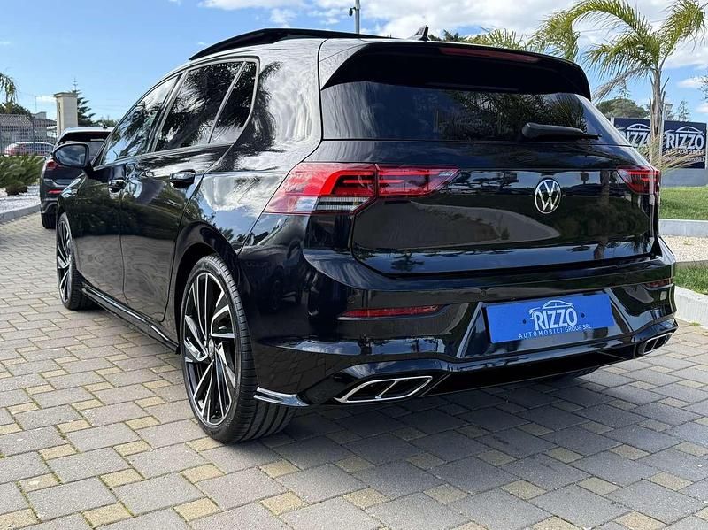Usata VW Golf VII R-line 150 CV (110 kW) 2021 Nero Utilitaria