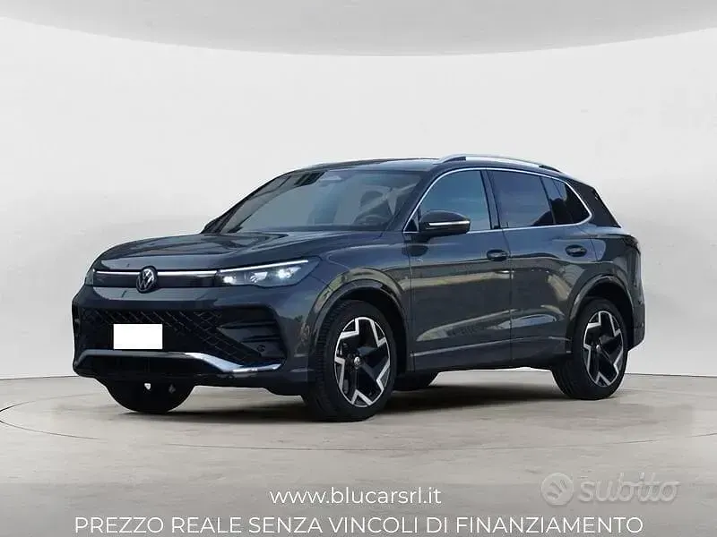 Usata VW Tiguan R-line 150 CV (110 kW) 2024 Grigio SUV
