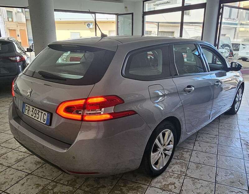 Usata Peugeot 308 Active 131 CV (96 kW) 2018 Grigio Station wagon