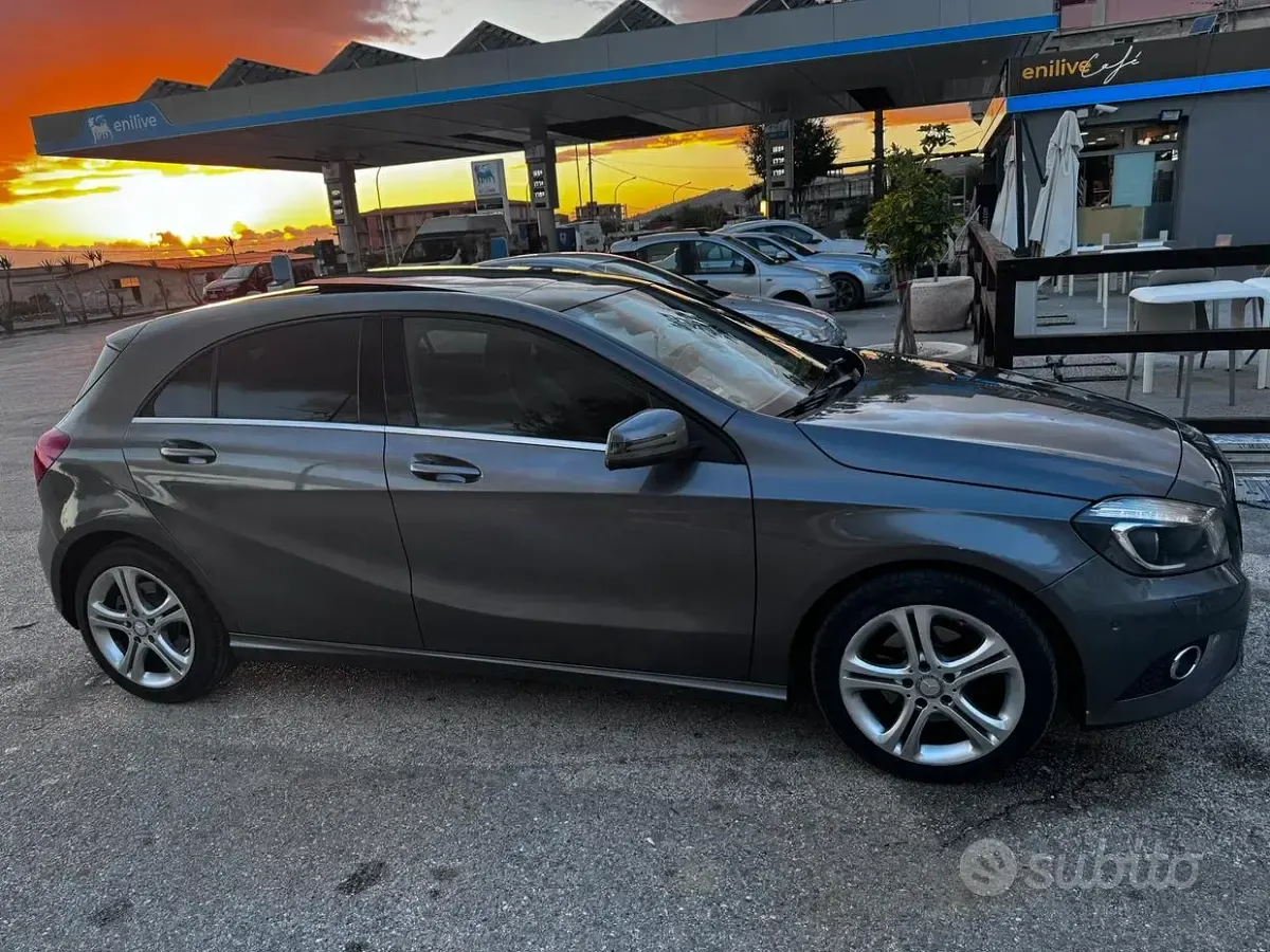 Usata Mercedes 200 136 CV (100 kW) 2015 Grigio Berlina