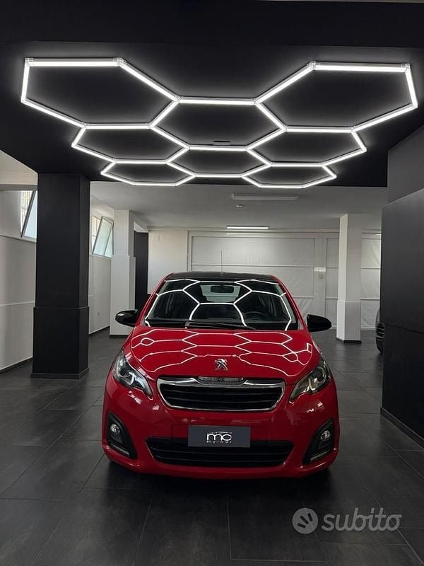 Usata Peugeot 108 Allure 69 CV (50 kW) 2015 Rosso Utilitaria