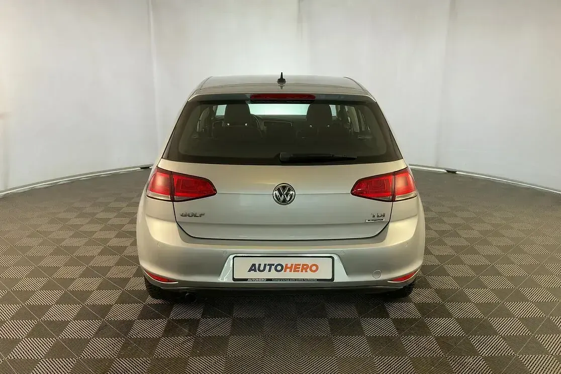 Begagnad VW Golf VII Business 110 HK (80 kW) 2016 Silver Sedan