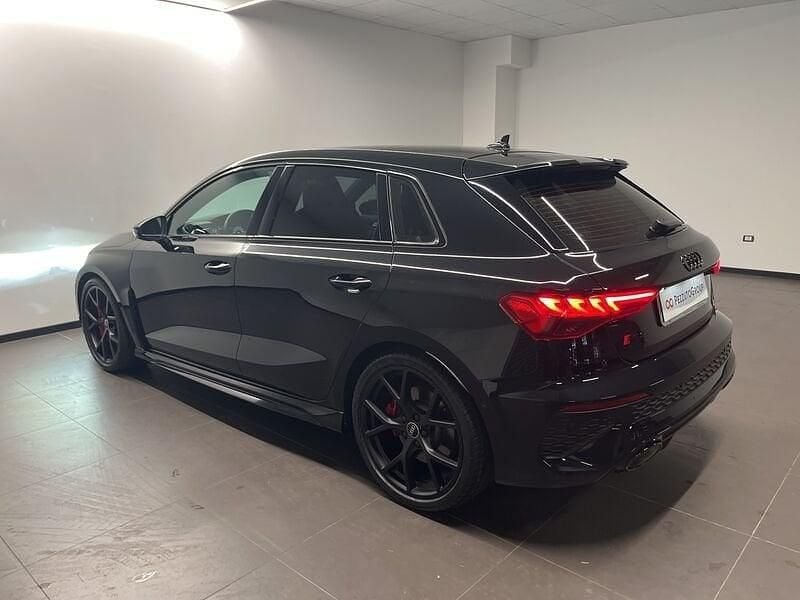 Usata Audi RS3 Sportback Ambiente 400 CV (294 kW) 2024 Nero mythos metallizzato Utilitaria