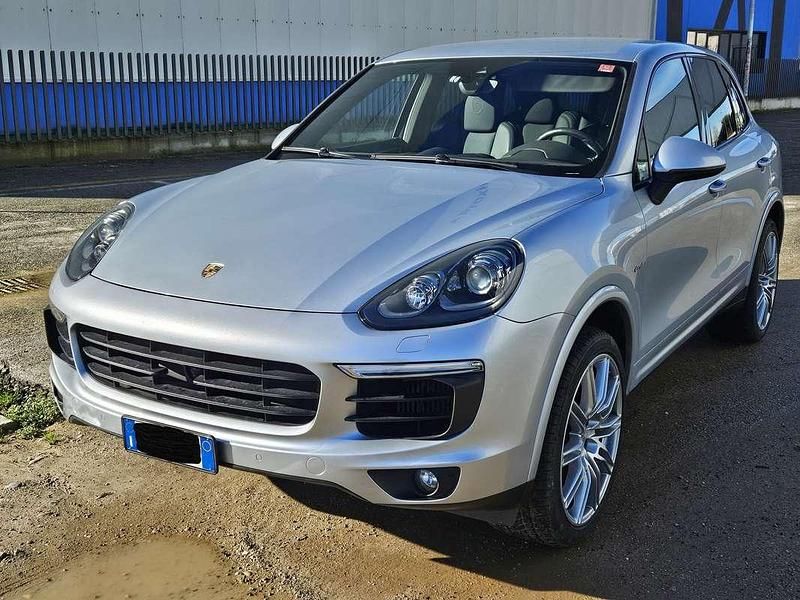 Usata Porsche Cayenne Platinum Edition 250 CV (183 kW) 2017 Argento SUV