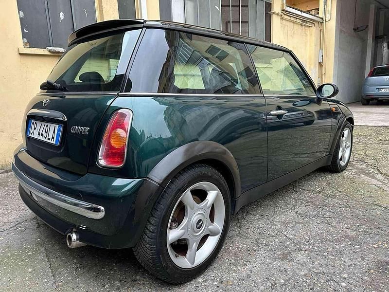 Usata Mini Cooper 116 CV (85 kW) 2004 Verde Utilitaria