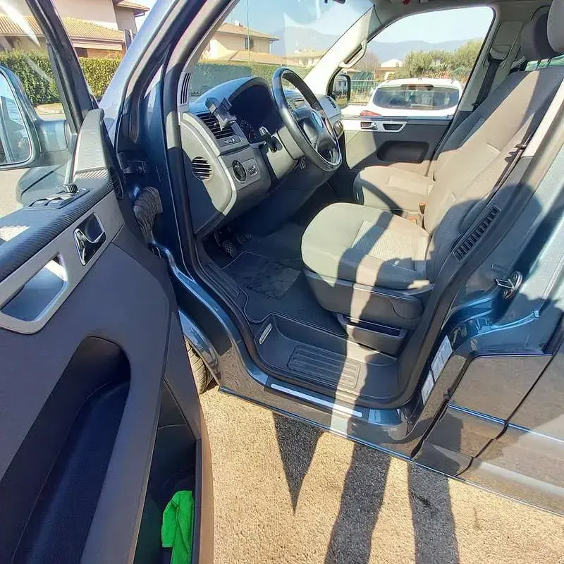 Usata VW Multivan Comfortline 131 CV (96 kW) 2004 Verde Monovolume