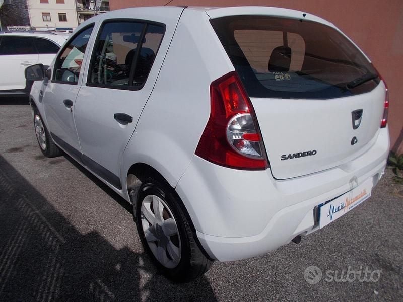 Usata Dacia Sandero 75 CV (55 kW) 2012 Bianco Berlina