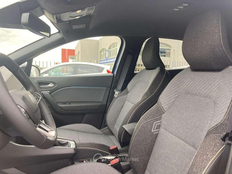 Nuova Renault Captur Techno 101 CV (74 kW) 2025 Blu iron/tetto nero SUV