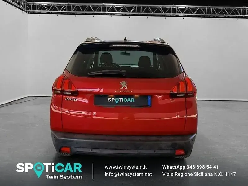 Usata Peugeot 2008 Signature Sky 102 CV (75 kW) 2019 Rosso SUV