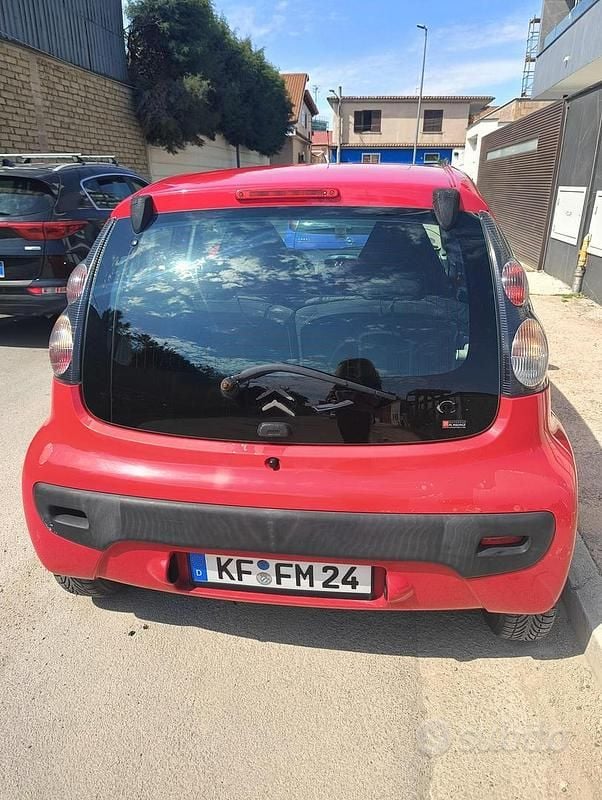 Usado Citroën C1 68 CV (50 kW) 2008 Rojo Utilitario