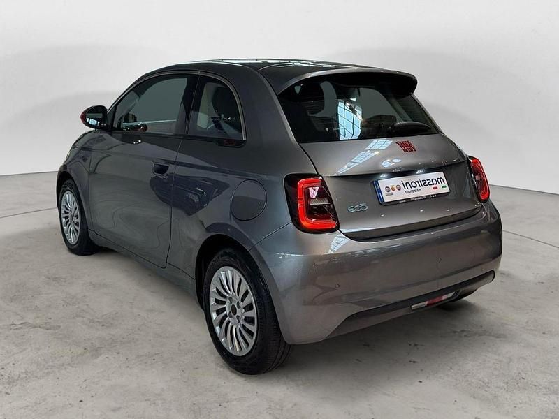 Usata Fiat 500e Red 42 kW (58 CV) 2021 Grigio scuro Berlina