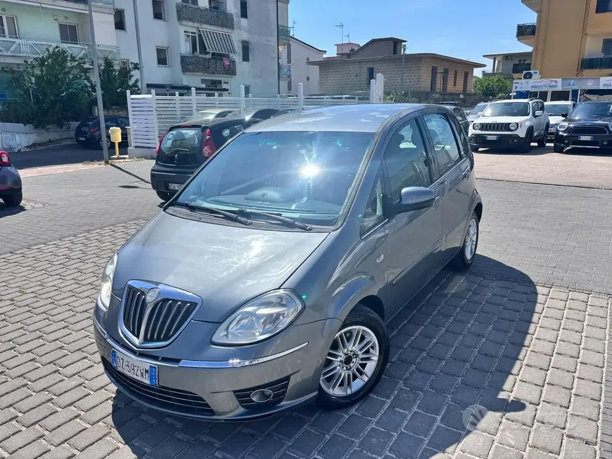 Usata Lancia Musa 90 CV (66 kW) 2009 Monovolume