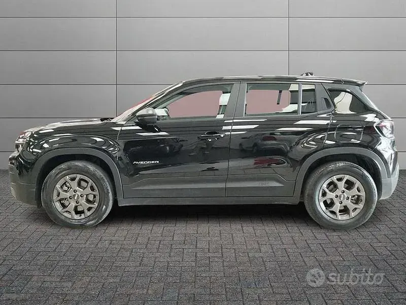 Usata Jeep Avenger EV Longitude 114 kW (156 CV) 2023 Nero SUV
