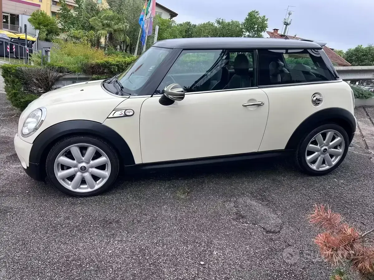 Usata Mini Cooper S 175 CV (128 kW) 2009 Bianco Utilitaria