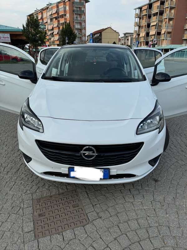 Usata 2018 Opel Corsa Edition Tre volumi | 10.000 € (Buon prezzo) - Immagine 1/4