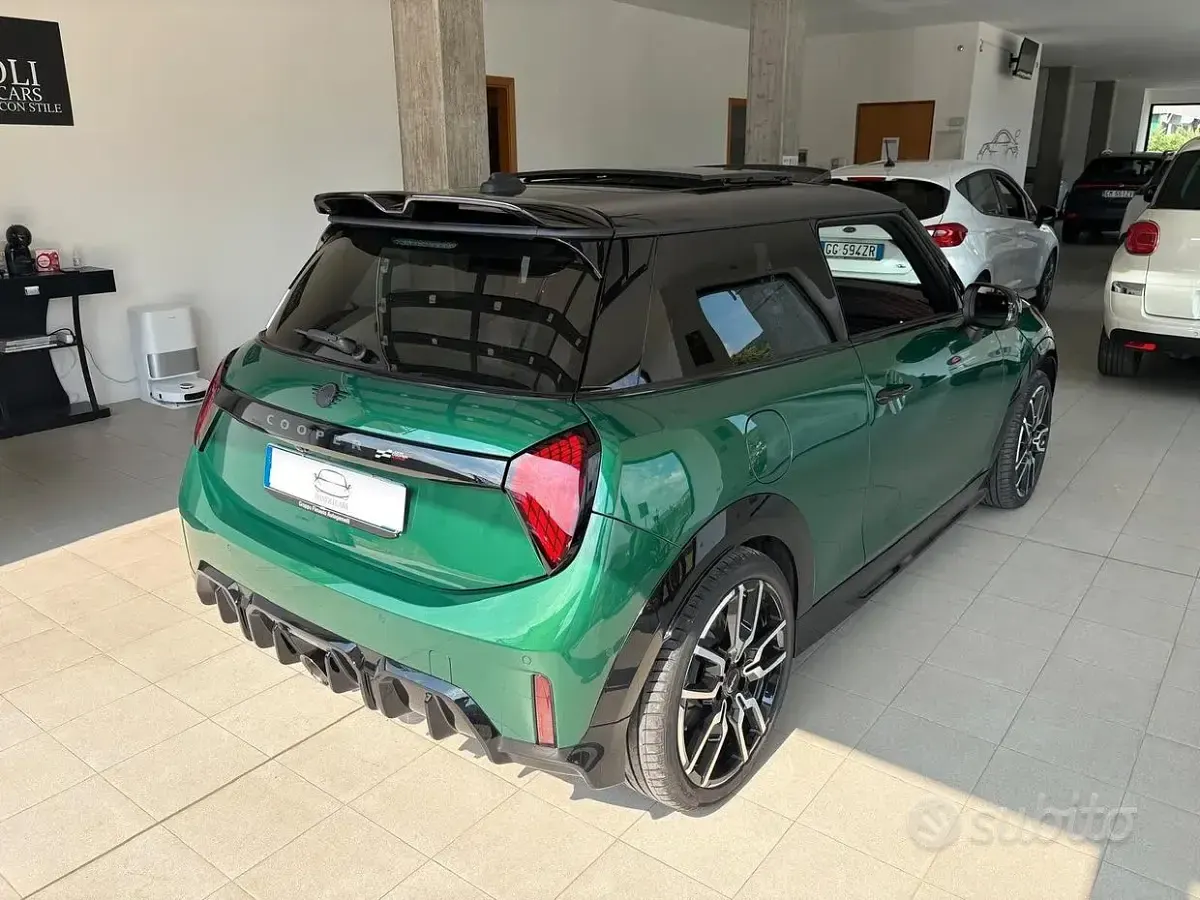 Usata Mini John Cooper Works 231 CV (169 kW) 2025 Verde Utilitaria