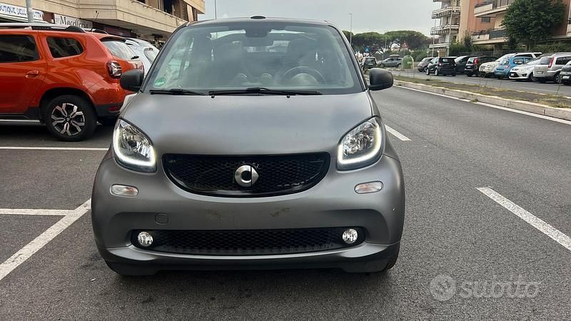 Usata Smart ForTwo Cabrio Superpassion 90 CV (66 kW) 2019 Grigio Cabrio