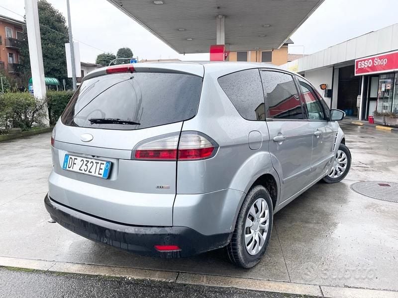 Usata Ford S-MAX Titanium 140 CV (102 kW) 2007 Grigio Monovolume