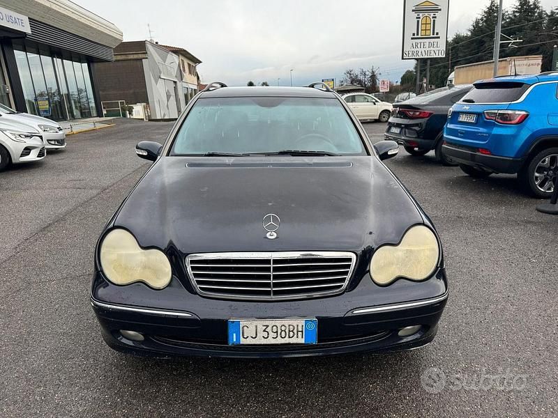 Usata Mercedes C200 Avantgarde 122 CV (89 kW) 2003 Blu Station wagon