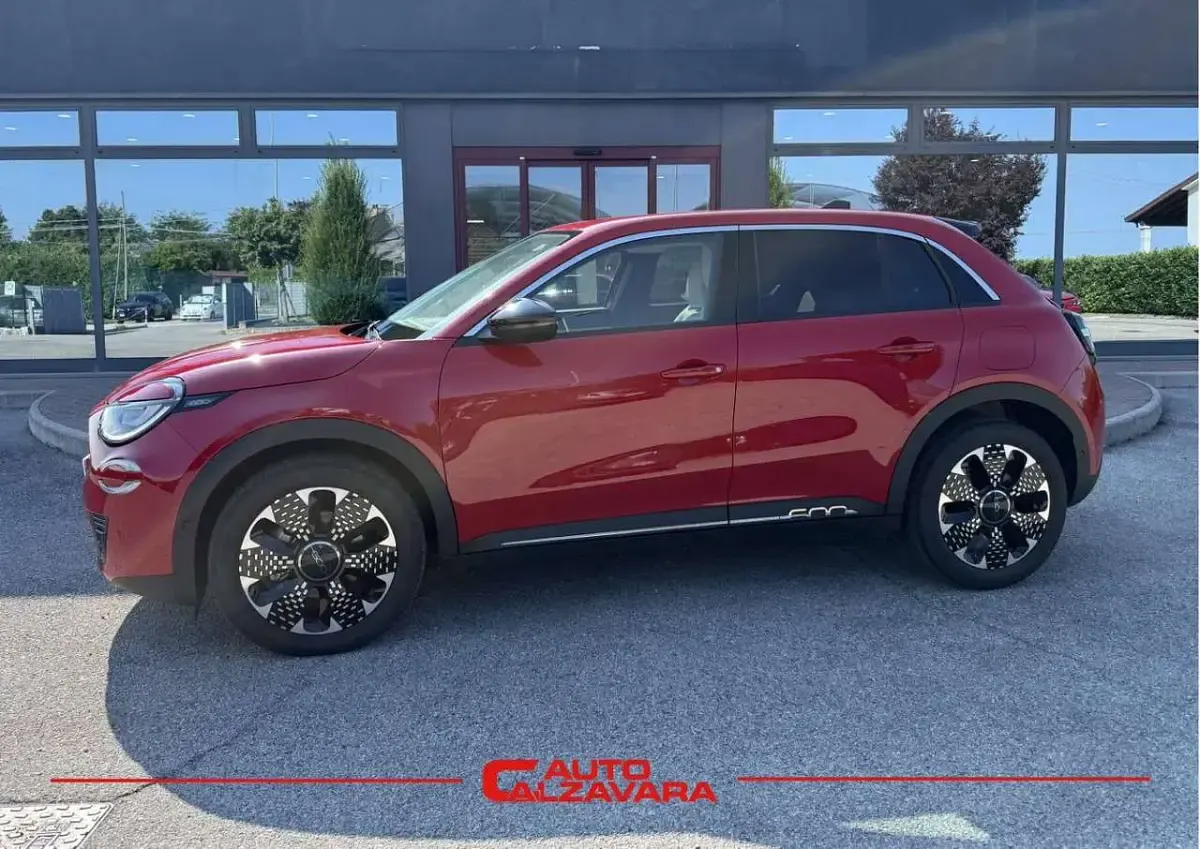 Usata Fiat 600 La Prima 110 CV (80 kW) 2025 Rosso passione SUV