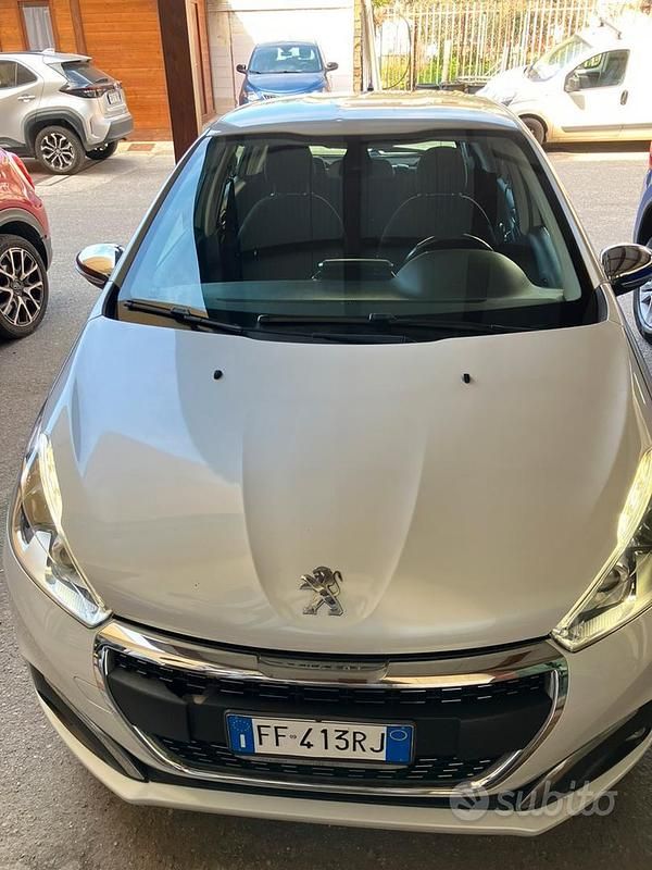 Usata Peugeot 208 Allure 100 CV (73 kW) 2016 Bianco Utilitaria
