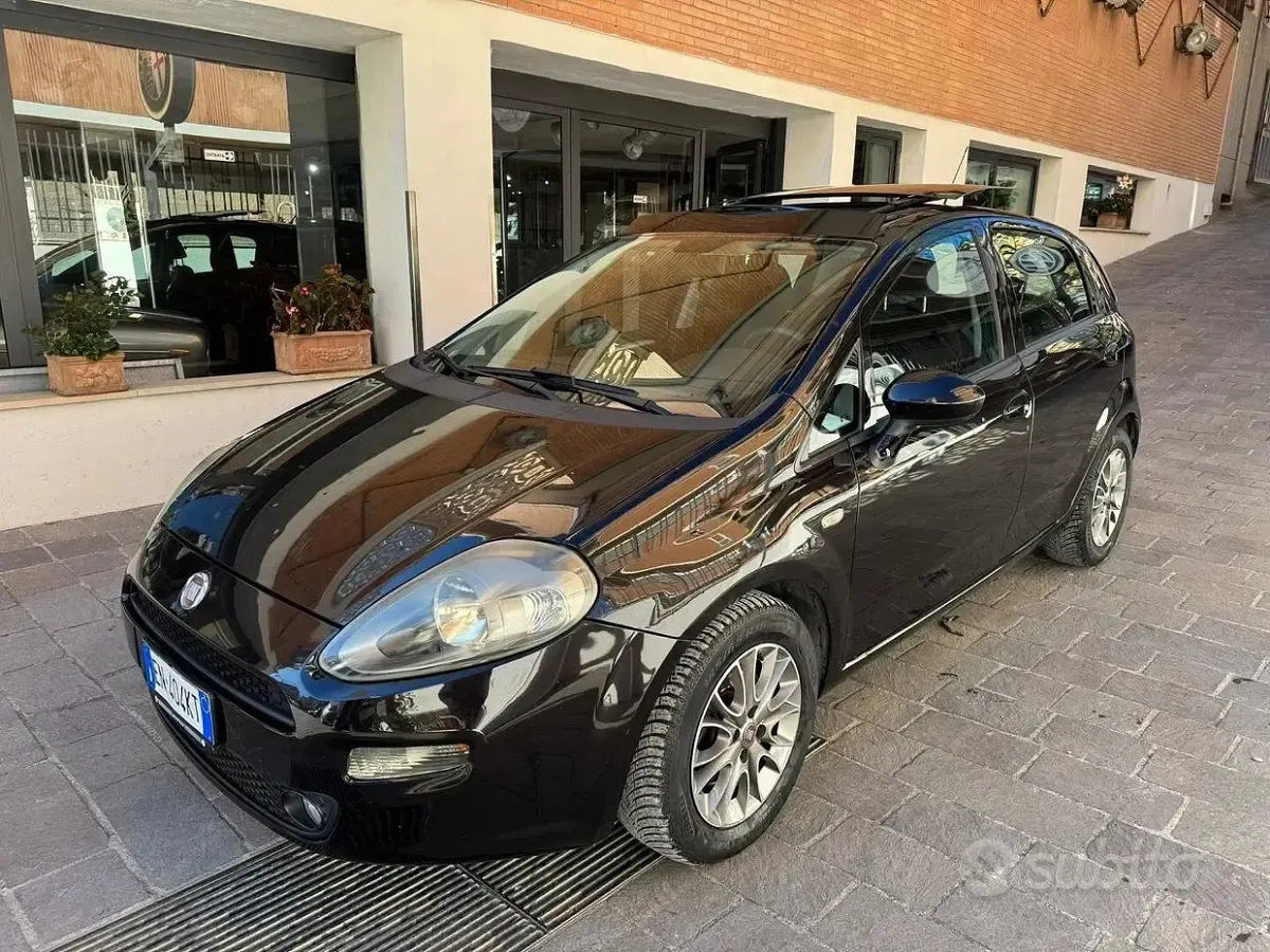 Gebraucht Fiat Punto Lounge 84 PS (61 kW) 2013 Schwarz Kleinwagen