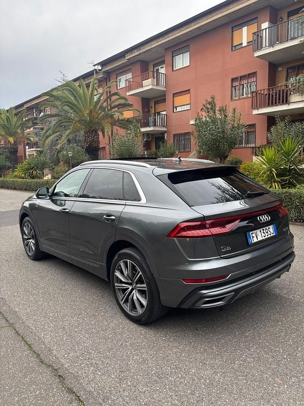 Usata Audi Q8 S-Line 285 CV (209 kW) 2019 Grigio SUV