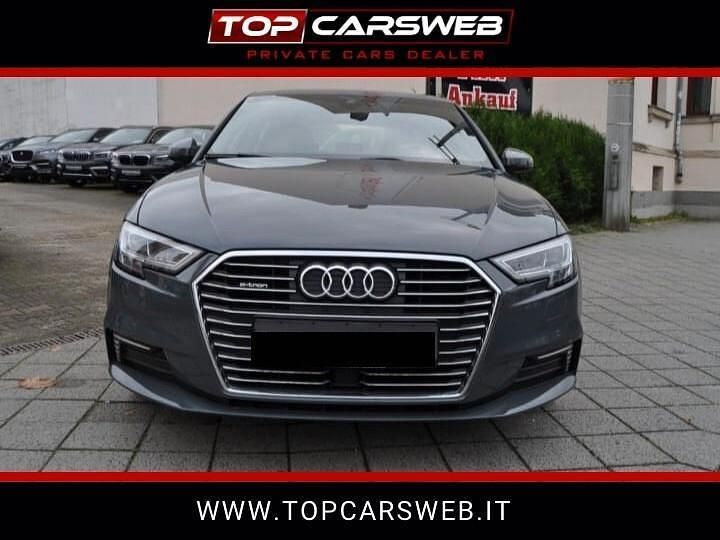 Usata Audi A3 Sportback S-Line 149 CV (109 kW) 2019 Grigio Utilitaria