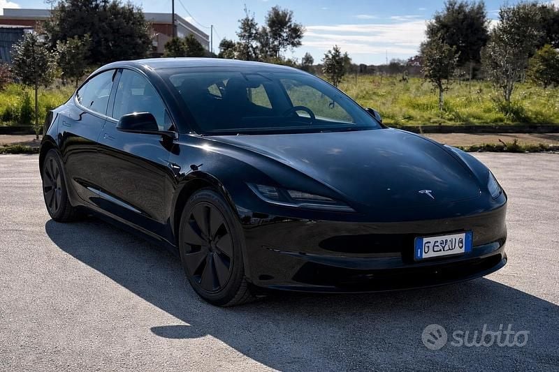 Nero Usata 2024 Tesla Model 3 RWD Berlina | 35.500 € (Cara) - Immagine 1/4