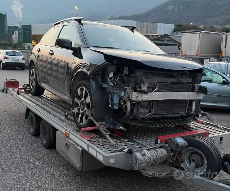 Usata Citroën C4 Cactus 99 CV (72 kW) 2017 Nero Utilitaria