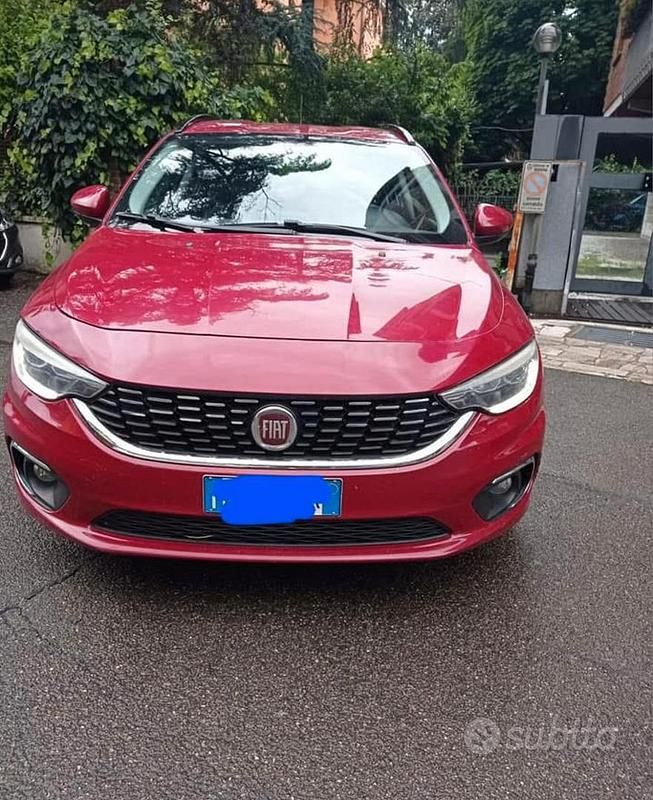 Usata Fiat Tipo 130 CV (95 kW) 2017 Rosso Station wagon
