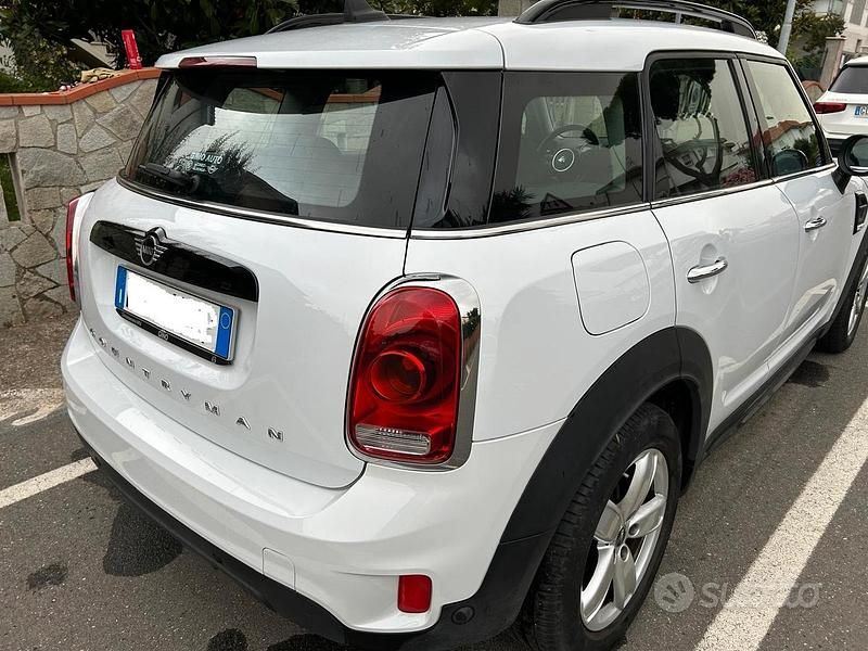 Usata Mini One Countryman 102 CV (75 kW) 2020 Bianco SUV