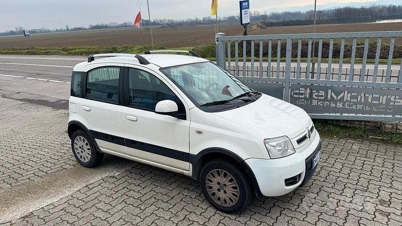 Occasion Fiat Panda 100 ch (73 kW) 2011 Blanc Citadine
