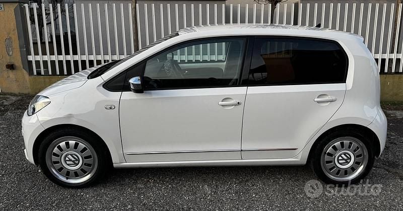 Bianco Usata 2016 VW up! Due volumi | 4500 € (Super prezzo) - Immagine 1/4