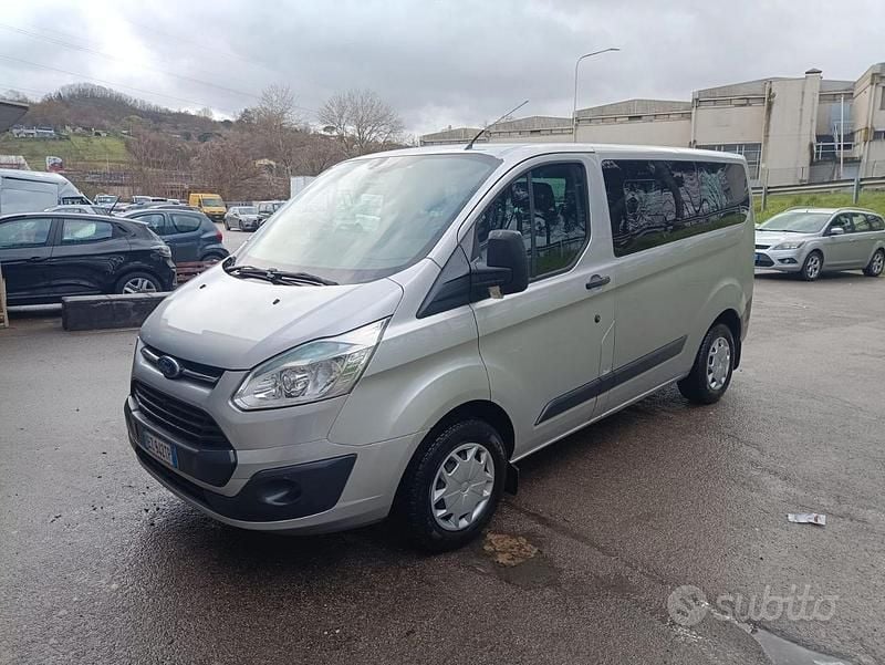 Usata Ford Transit Custom 2015 Grigio Monovolume