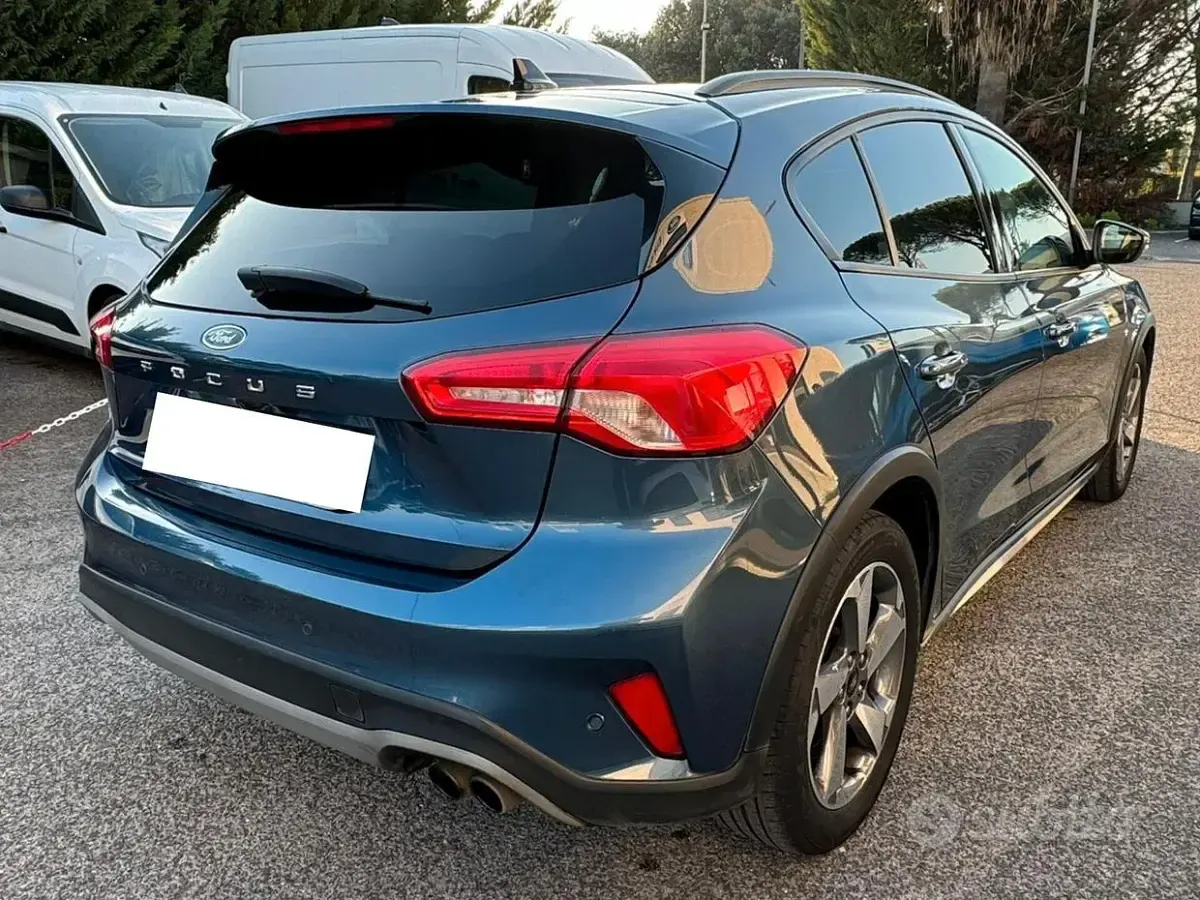 Usata Ford Focus Active 120 CV (88 kW) 2019 Blu Berlina