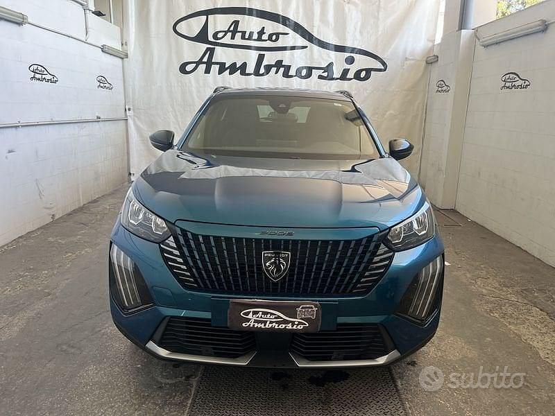 Occasion Peugeot 2008 Allure 101 ch (74 kW) 2025 Bleue SUV