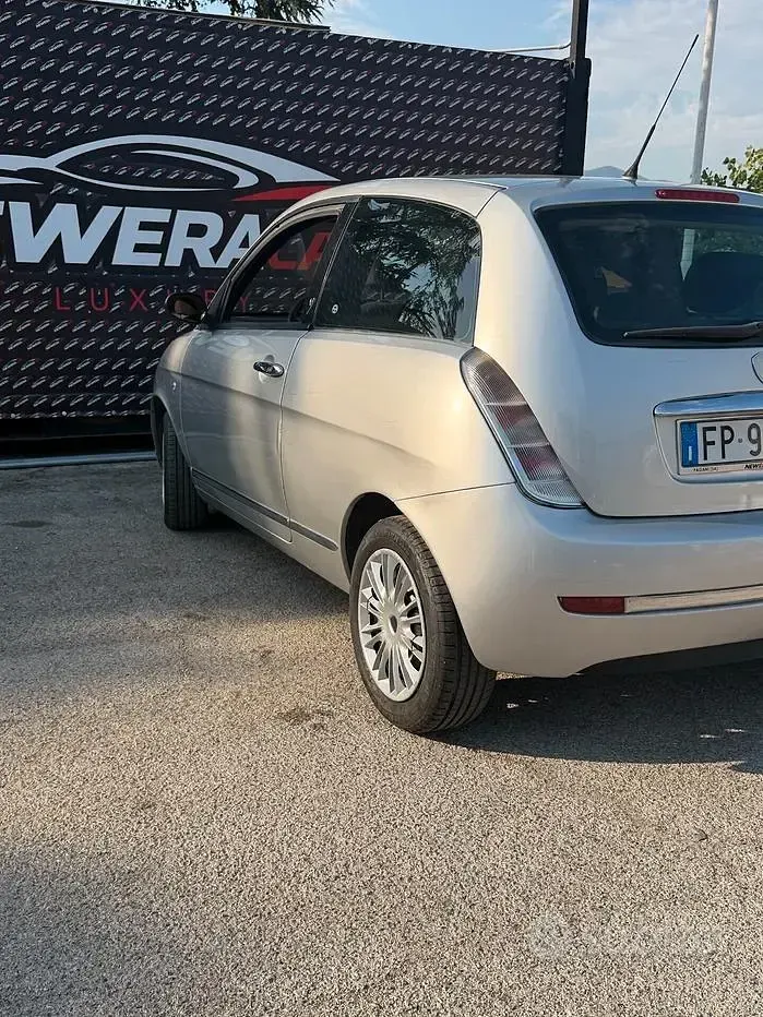 Usata Lancia Ypsilon 75 CV (55 kW) 2009 Grigio Utilitaria