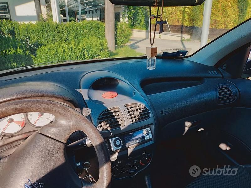 Usata Peugeot 206 68 CV (50 kW) 2008 Grigio Berlina
