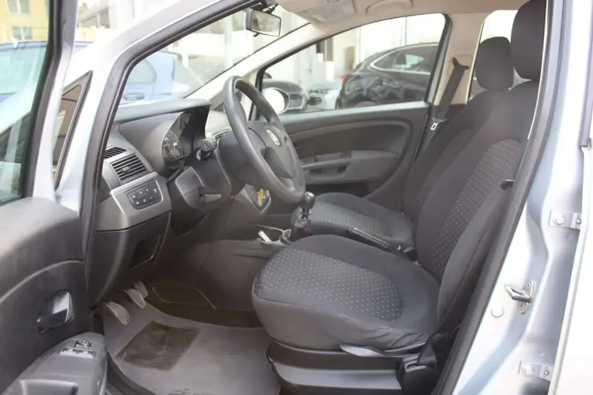 Usata Fiat Grande Punto Dynamic 65 CV (47 kW) 2008 Argento Utilitaria