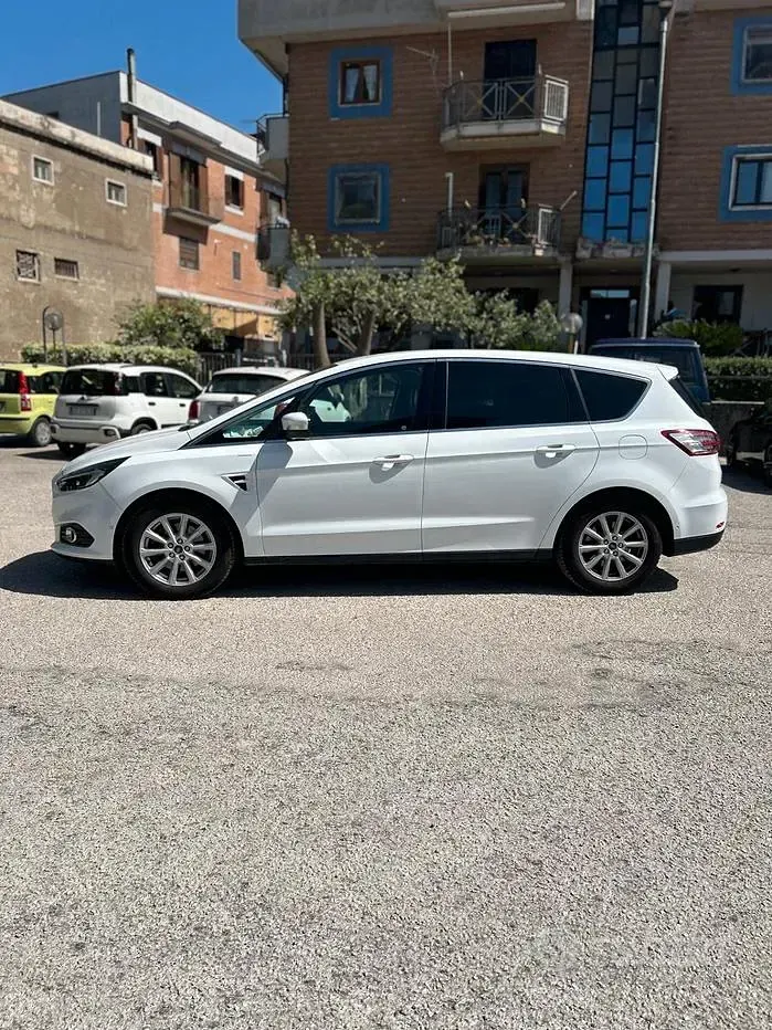 Usata Ford S-MAX Titanium 150 CV (110 kW) 2017 Bianco Monovolume