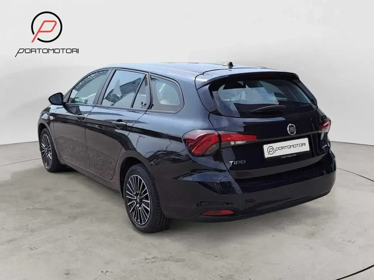 Usata Fiat Tipo 100 CV (73 kW) 2023 Nero Station wagon