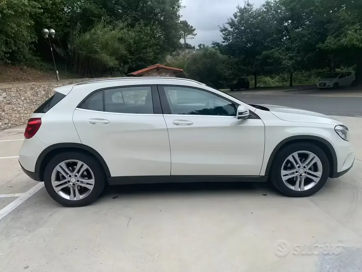 Usata Mercedes GLA200 136 CV (100 kW) 2016 SUV