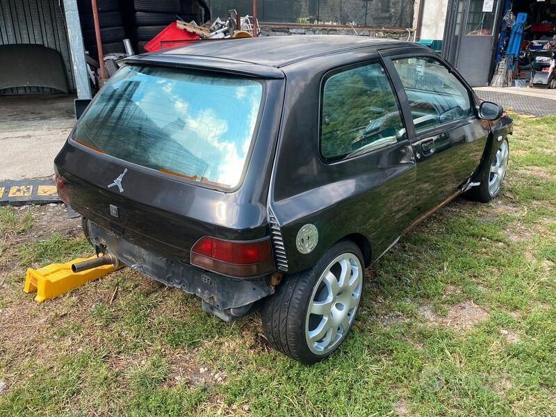 Usata Renault Clio 137 CV (100 kW) 1995 Utilitaria