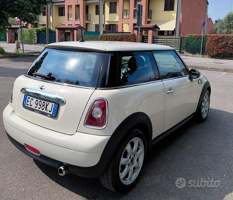 Usata Mini Cooper 120 CV (88 kW) 2010 Utilitaria