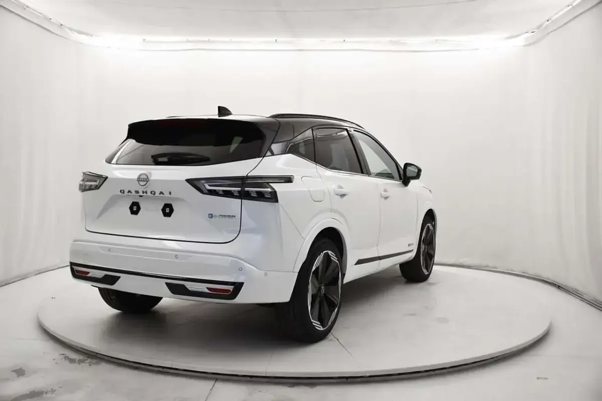 Nuova Nissan Qashqai 190 CV (139 kW) 2026 White pearl/black SUV