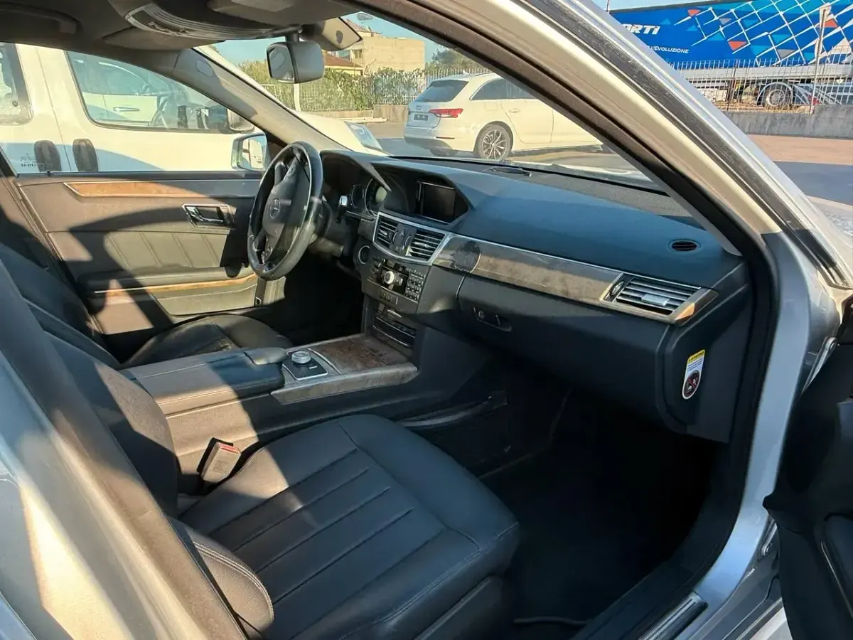 Usata Mercedes E350 Executive 231 CV (169 kW) 2009 Argento Berlina